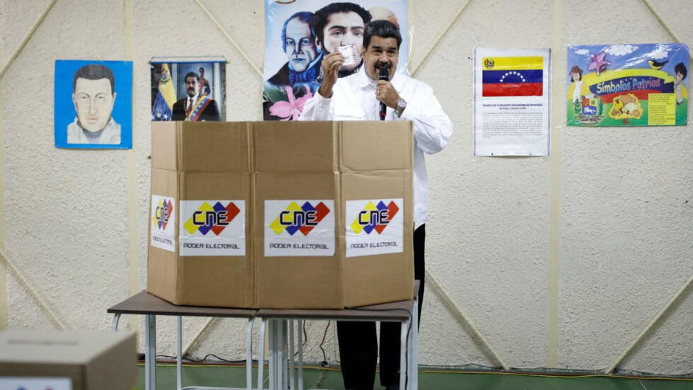 VENEZUELA;  ELECCIONES,  SIGUE SIENDO ATACADA DESDE DENTRO Y FUERA 